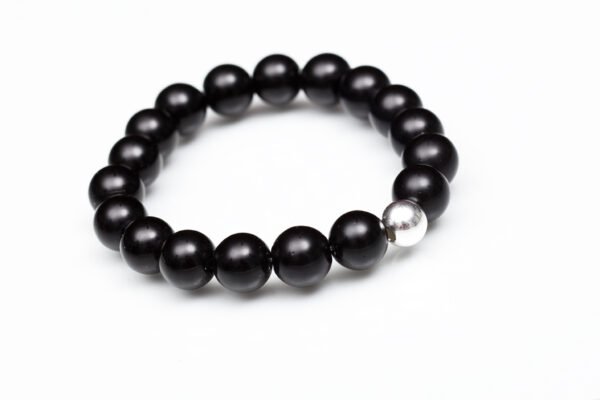 Armband med onyx och silver, 10 mm.