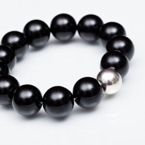 Armband med onyx och silver, 14 mm.